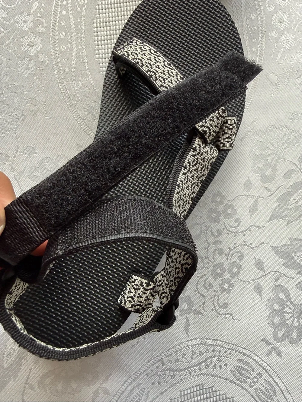 Teva Midform Black/White Boho Geometric Patterned Strap Sandals Women’s Size 8
